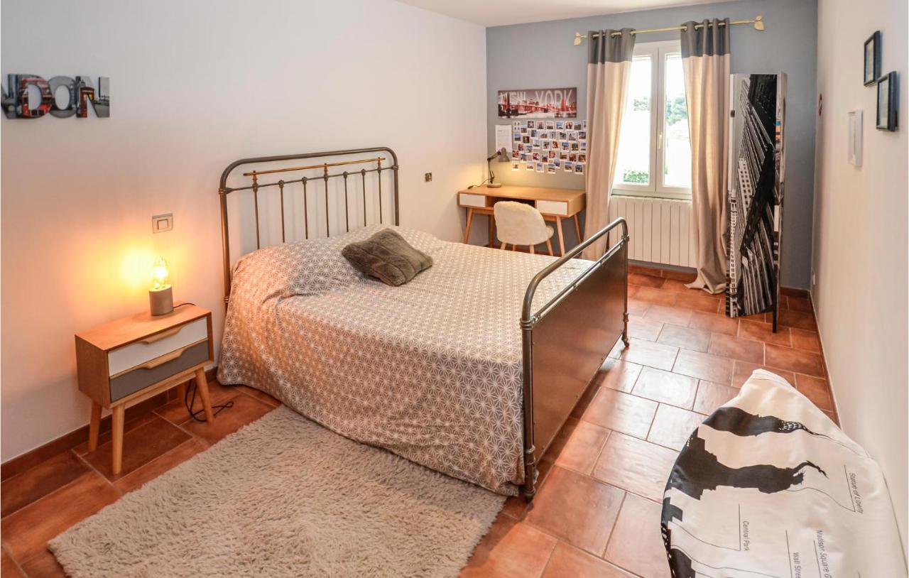 3 Bedroom Awesome Home In Chateuneuf De Gadagne Châteauneuf-de-Gadagne Extérieur photo