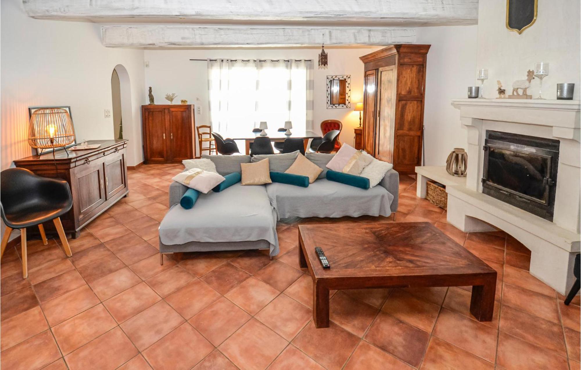 3 Bedroom Awesome Home In Chateuneuf De Gadagne Châteauneuf-de-Gadagne Extérieur photo