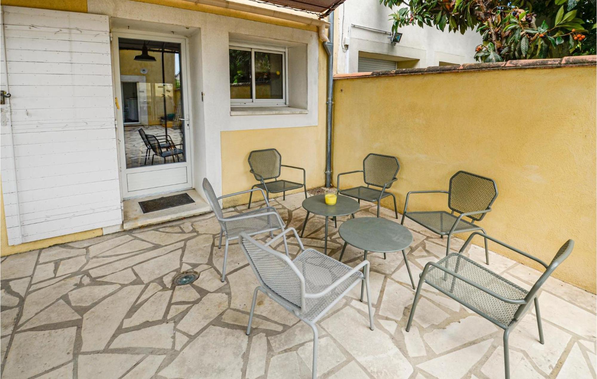 3 Bedroom Awesome Home In Chateuneuf De Gadagne Châteauneuf-de-Gadagne Extérieur photo