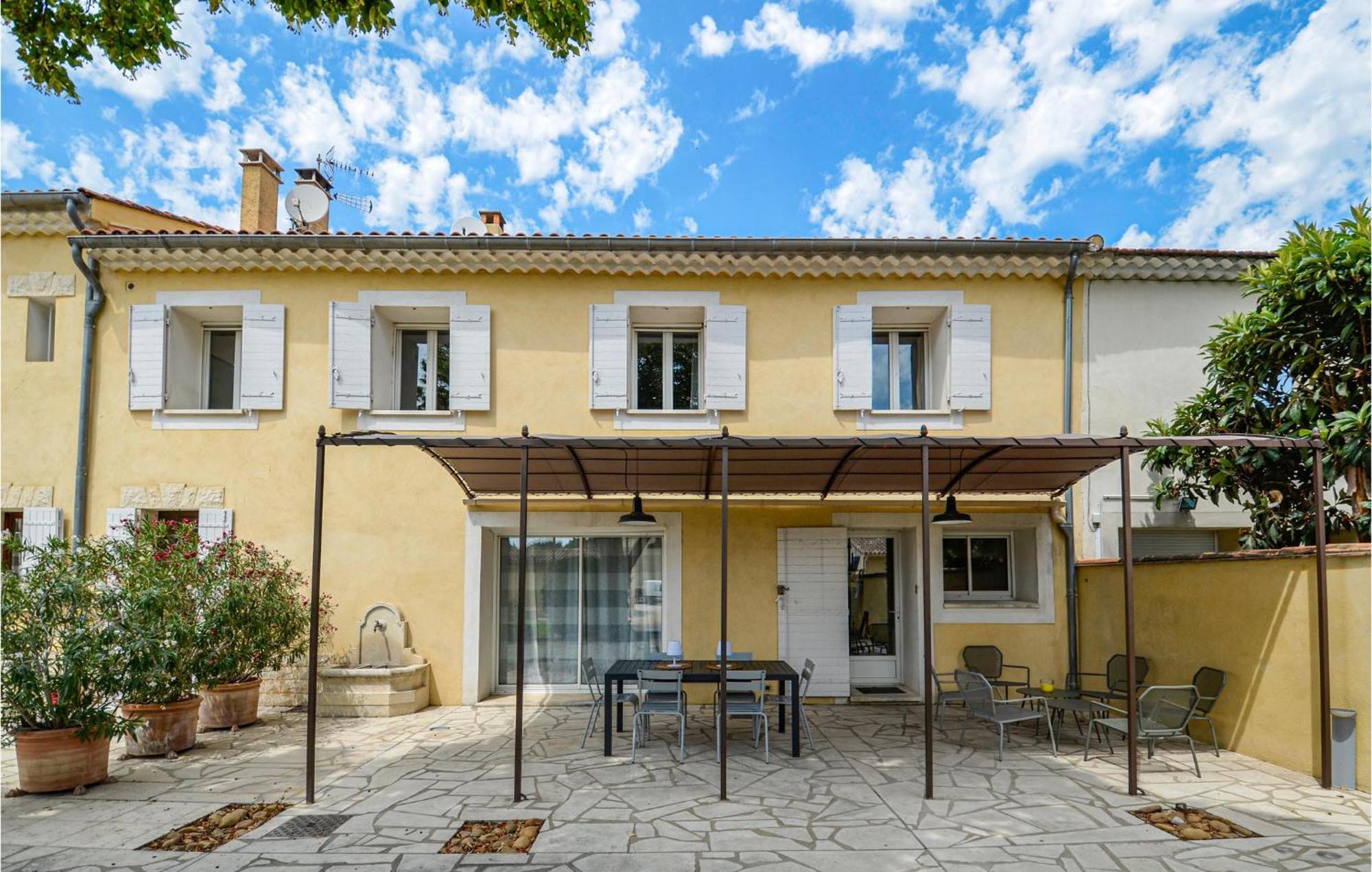 3 Bedroom Awesome Home In Chateuneuf De Gadagne Châteauneuf-de-Gadagne Extérieur photo